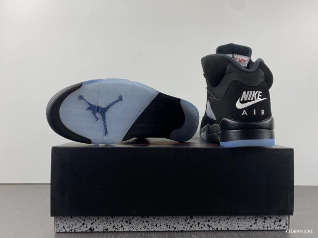 845035-003 5 (2016) Black Retro Jordan Metallic 1206